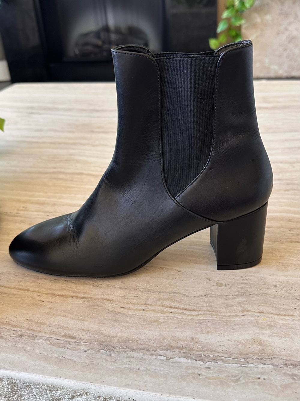 NWOT Stuart Weitzman Yuliana 60 Black Leather Chelsea Boots 8.5 Narrow